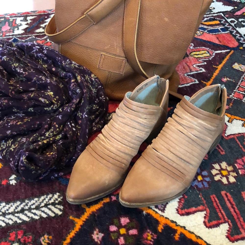 👢FREE PEOPLE ankle boots, Size 38